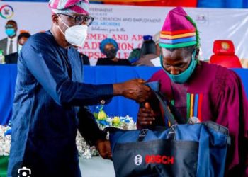 SANWO-OLU EMPOWERS 1,200 LAGOS ARTISANS WITH WORK TOOLS AFTER SKILL-ENHANCING PROGRAMME