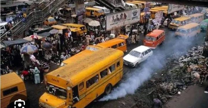 Eight injured as ‘Molue’ rams into road median in Lagos