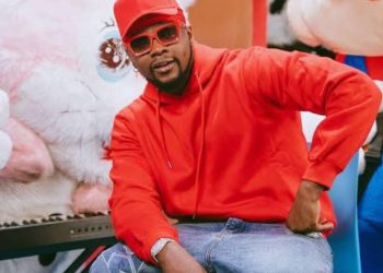 Kizz Daniel reclaims master right to  debut album