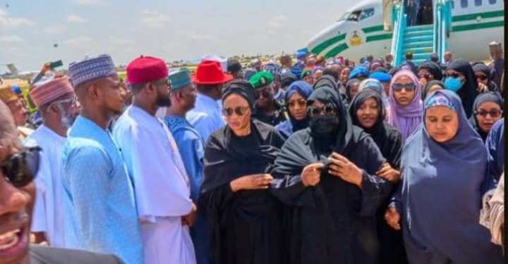 Katsina governor fight back tears at Buhari’s funeral