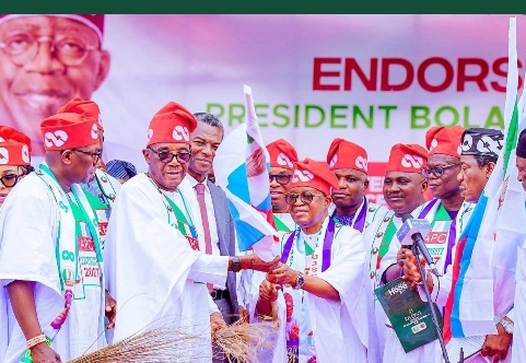 Sen. Fadahunsi, four other Nass members formally defect to APC