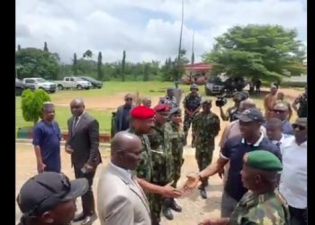 Makinde Visits Rescued Oriire Pupils, Teachers in Army Hospital, Assures Families of Full Support