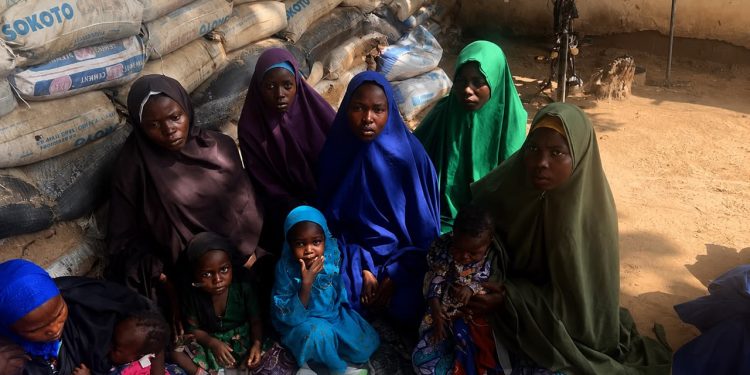 Troops Arrest Four Suspected Terrorist Collaborators, Intercept 20 Family Members of JAS Fighters